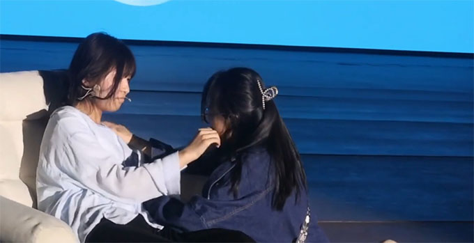 ջ턡W